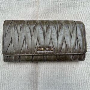 Miu Miu Matelasse’ Large Khaki Gold Nappa Leather Wallet Purse With Chain